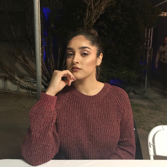 Knitted sweater - Picture 1 of 1